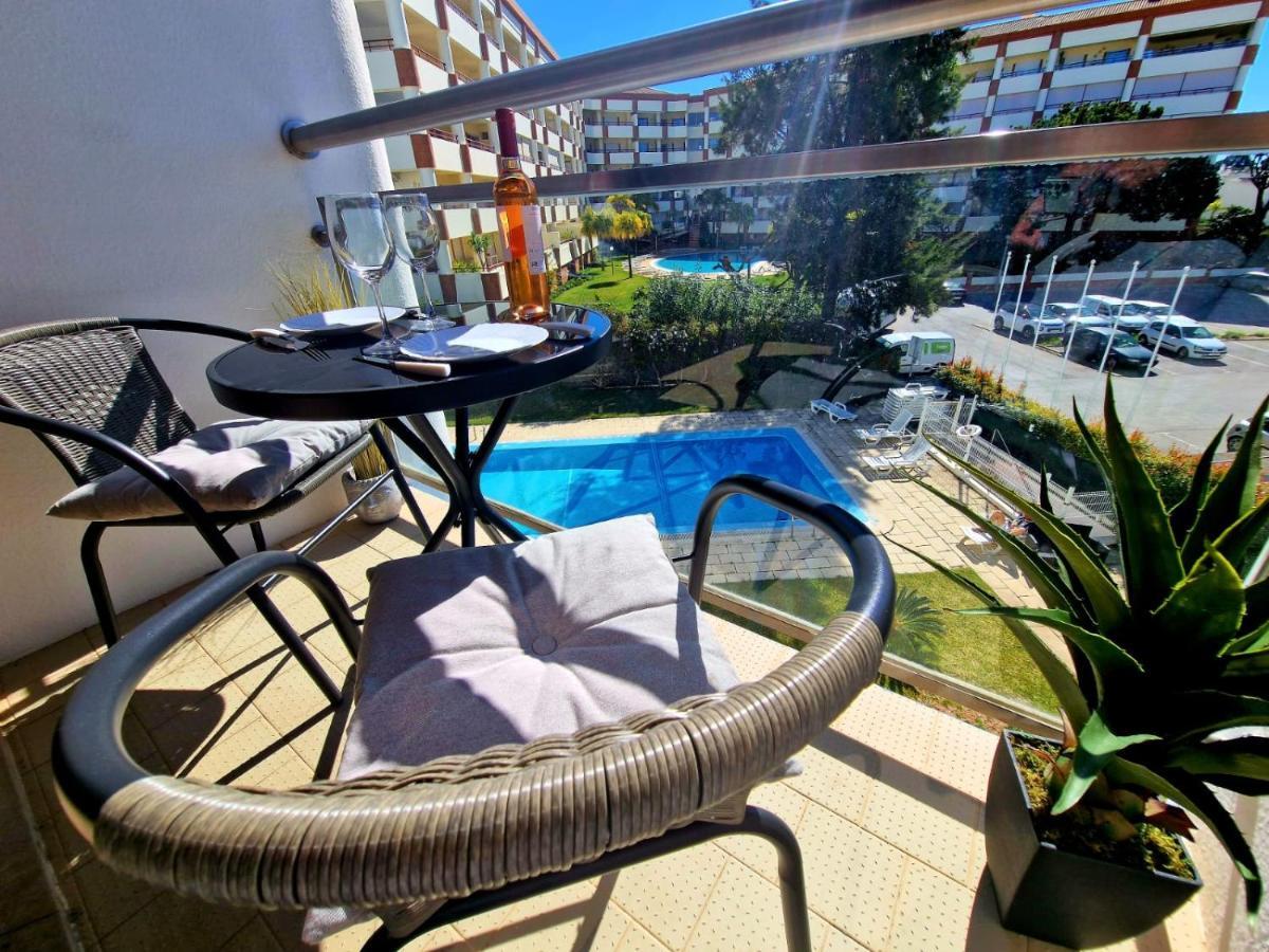 Zarco - Cosy Apartment In Vilamoura With A Balcony With View To The 2 Swimming Pools - Near The Beach & The Marina كوارتيرا المظهر الخارجي الصورة