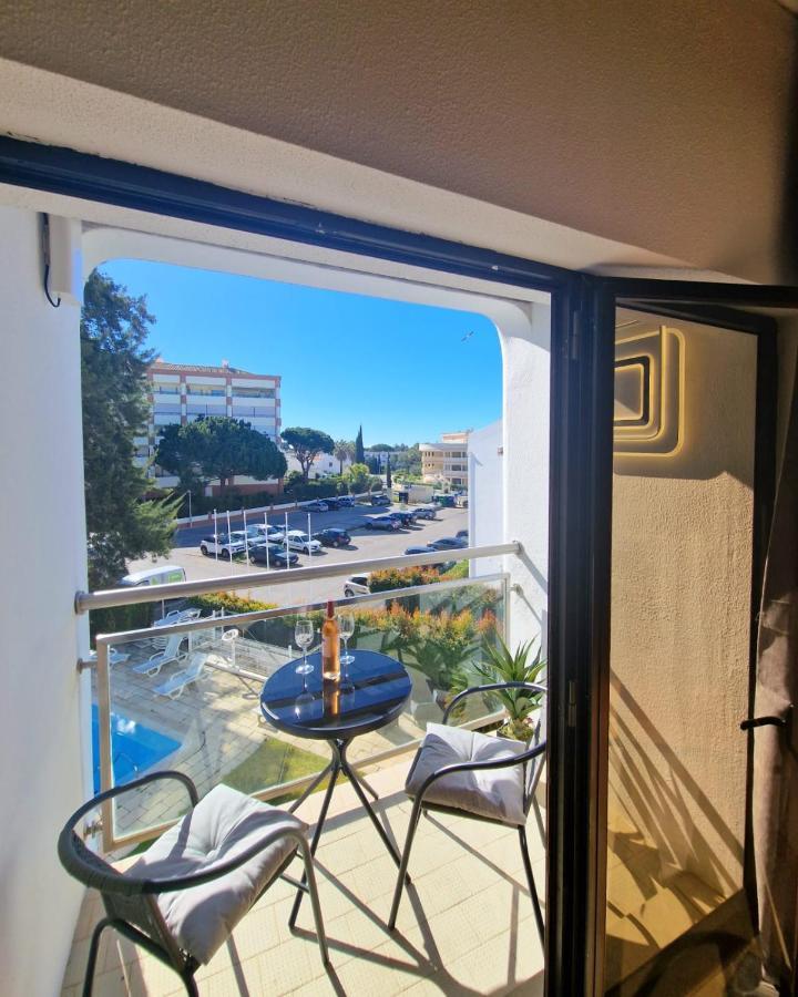 Zarco - Cosy Apartment In Vilamoura With A Balcony With View To The 2 Swimming Pools - Near The Beach & The Marina كوارتيرا المظهر الخارجي الصورة