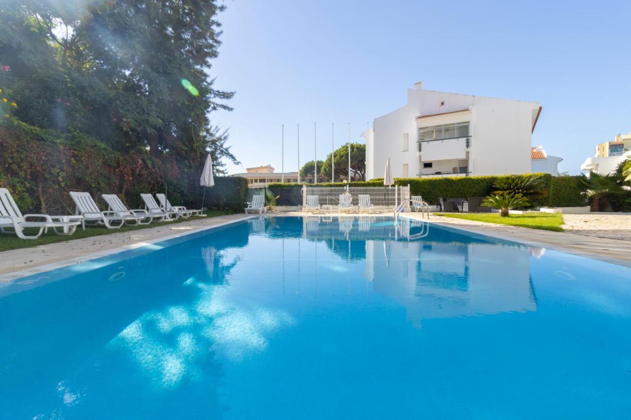Zarco - Cosy Apartment In Vilamoura With A Balcony With View To The 2 Swimming Pools - Near The Beach & The Marina كوارتيرا المظهر الخارجي الصورة