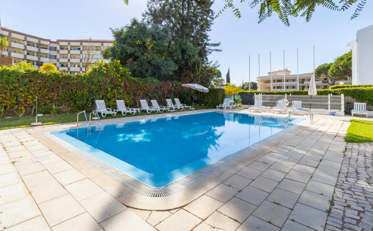 Zarco - Cosy Apartment In Vilamoura With A Balcony With View To The 2 Swimming Pools - Near The Beach & The Marina كوارتيرا المظهر الخارجي الصورة