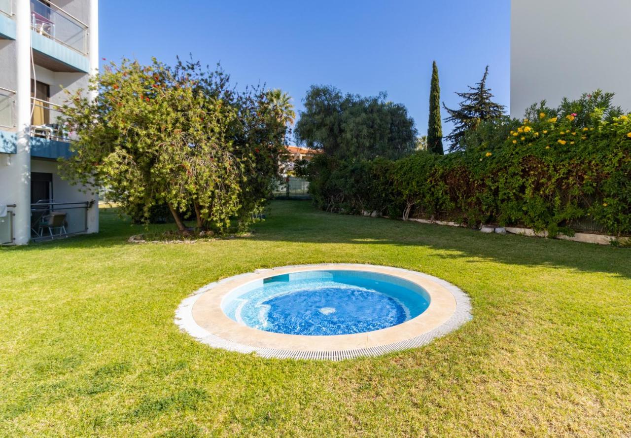 Zarco - Cosy Apartment In Vilamoura With A Balcony With View To The 2 Swimming Pools - Near The Beach & The Marina كوارتيرا المظهر الخارجي الصورة