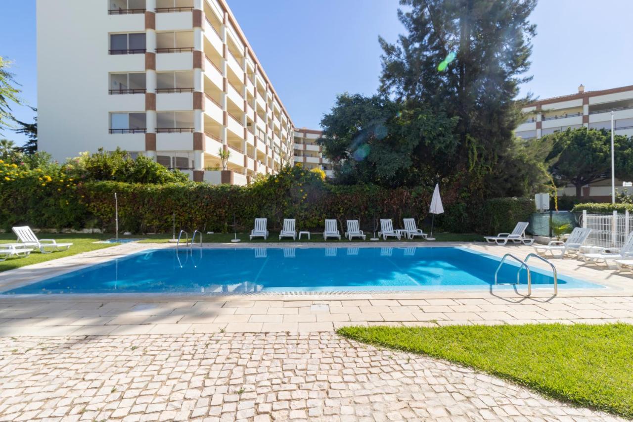 Zarco - Cosy Apartment In Vilamoura With A Balcony With View To The 2 Swimming Pools - Near The Beach & The Marina كوارتيرا المظهر الخارجي الصورة